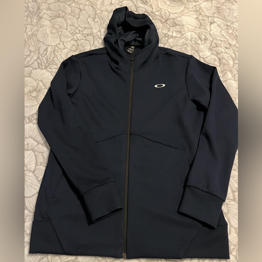 Oakley men’s full zip navy blue hoodie. NWT.